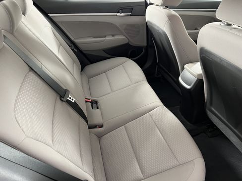 Used 2020 Hyundai Elantra SE FWD image 23