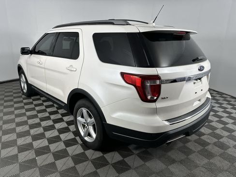 Used 2018 Ford Explorer XLT w/ Equipment Group 202A FWD image 16