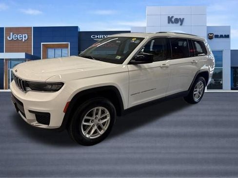 Used 2023 Jeep Grand Cherokee L Laredo w/ Trailer Tow Group (B) AWD/4WD image 2
