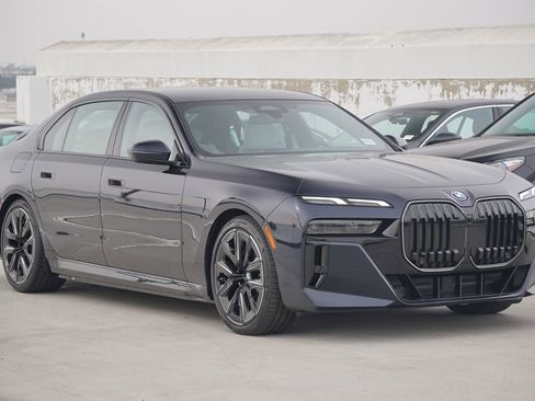 New 2026 BMW 750e xDrive 750e xDrive w/ Premium Package image 3