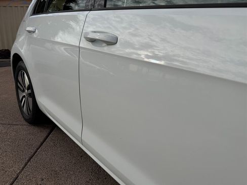 Used 2017 Volkswagen e-Golf SE w/ DC Fast Charging Package image 29