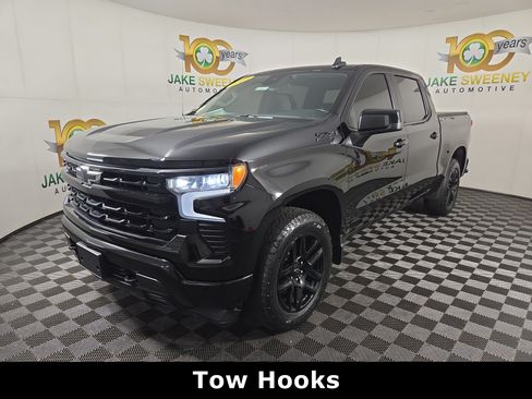 Used 2023 Chevrolet Silverado 1500 RST w/ Z71 Off-Road Package AWD/4WD image 3