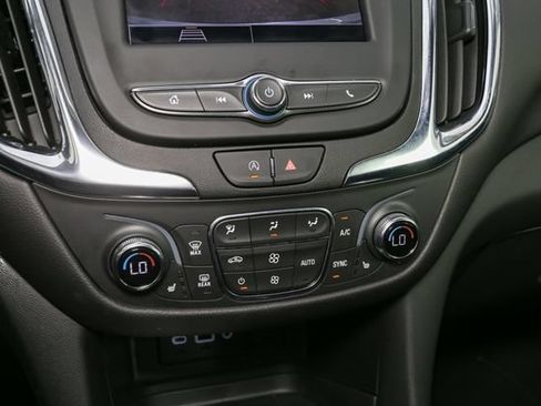 Used 2024 Chevrolet Equinox LT FWD image 24