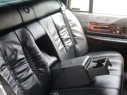 Used 1996 Cadillac Fleetwood Brougham RWD image 53