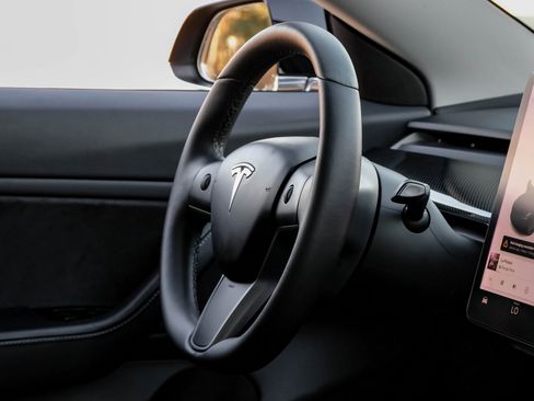 Used 2019 Tesla Model 3 Performance image 17