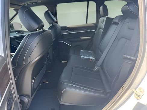 New 2026 Jeep Grand Cherokee Limited image 21
