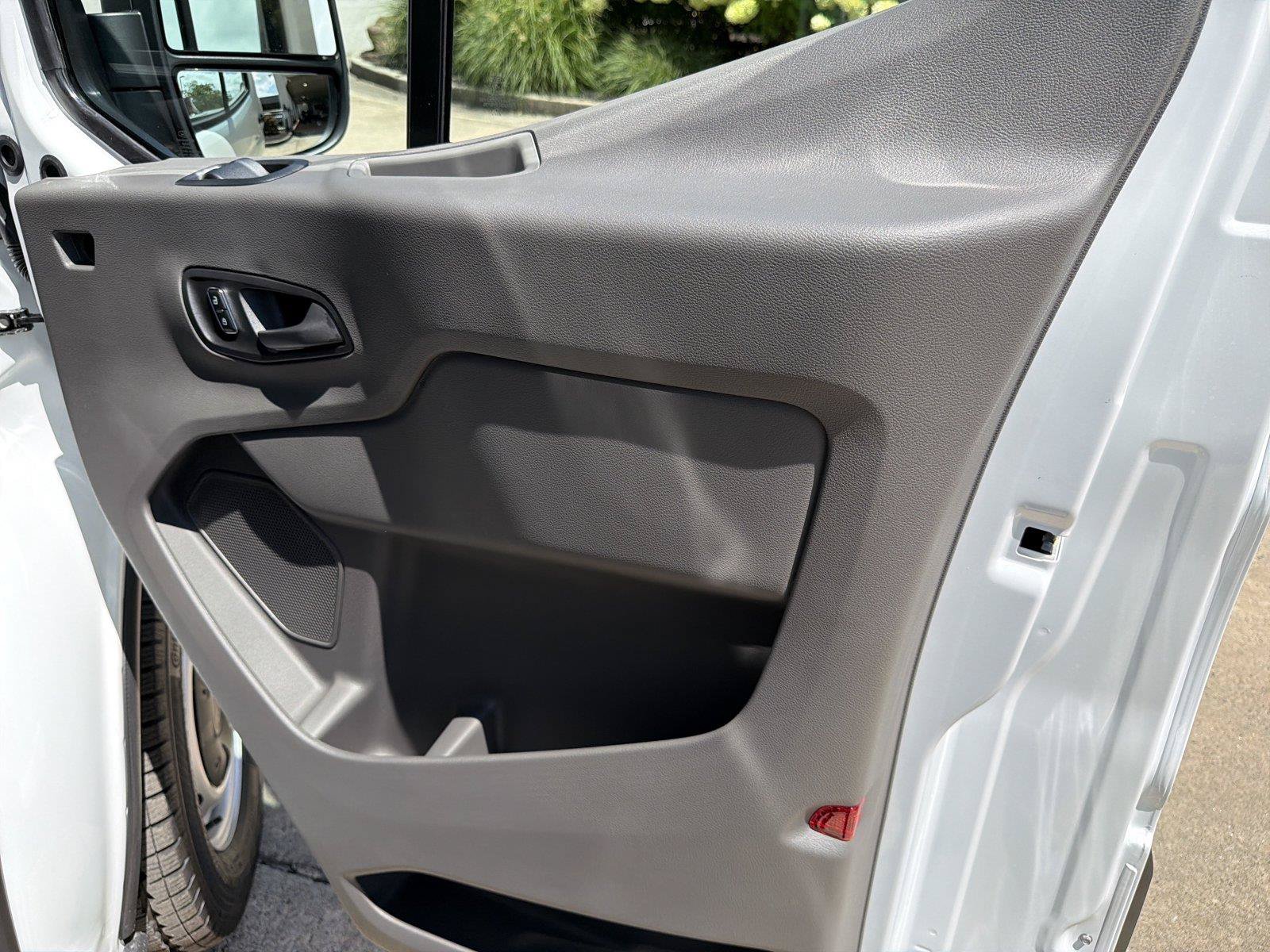 New 2026 Ford Transit 250 148 Medium Roof w/ Load Area Protection Package RWD image 14