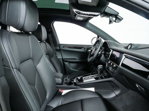 New 2026 Porsche Macan AWD/4WD image 25