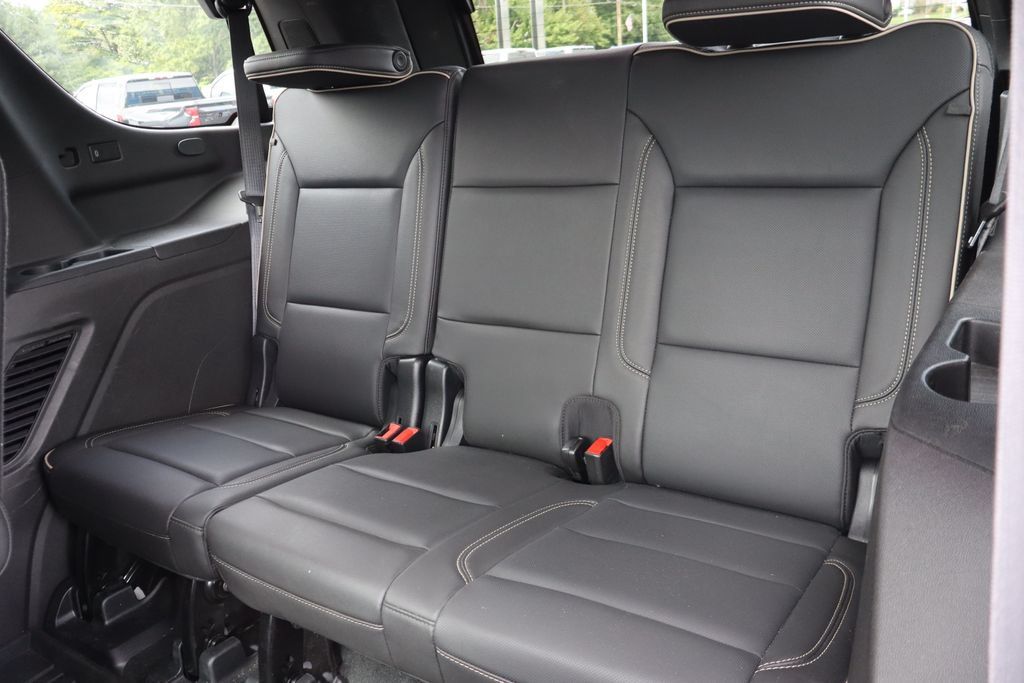 Used 2021 GMC Yukon SLT w/ SLT Premium Package AWD/4WD image 22