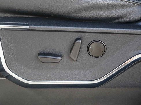 Used 2022 Ford F150 Lariat w/ Max Trailer Tow Package image 19