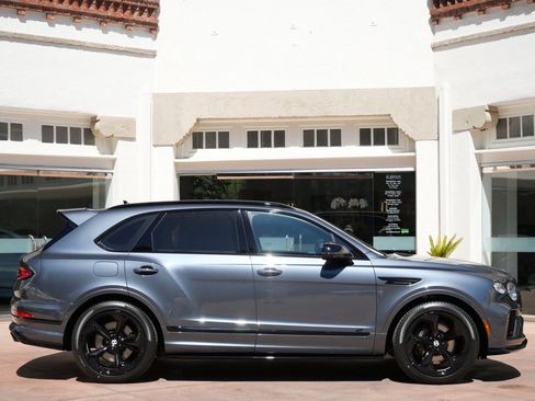 Used 2025 Bentley Bentayga AWD/4WD image 5