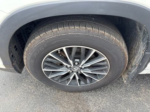 Used 2018 Toyota Highlander Limited AWD/4WD image 11