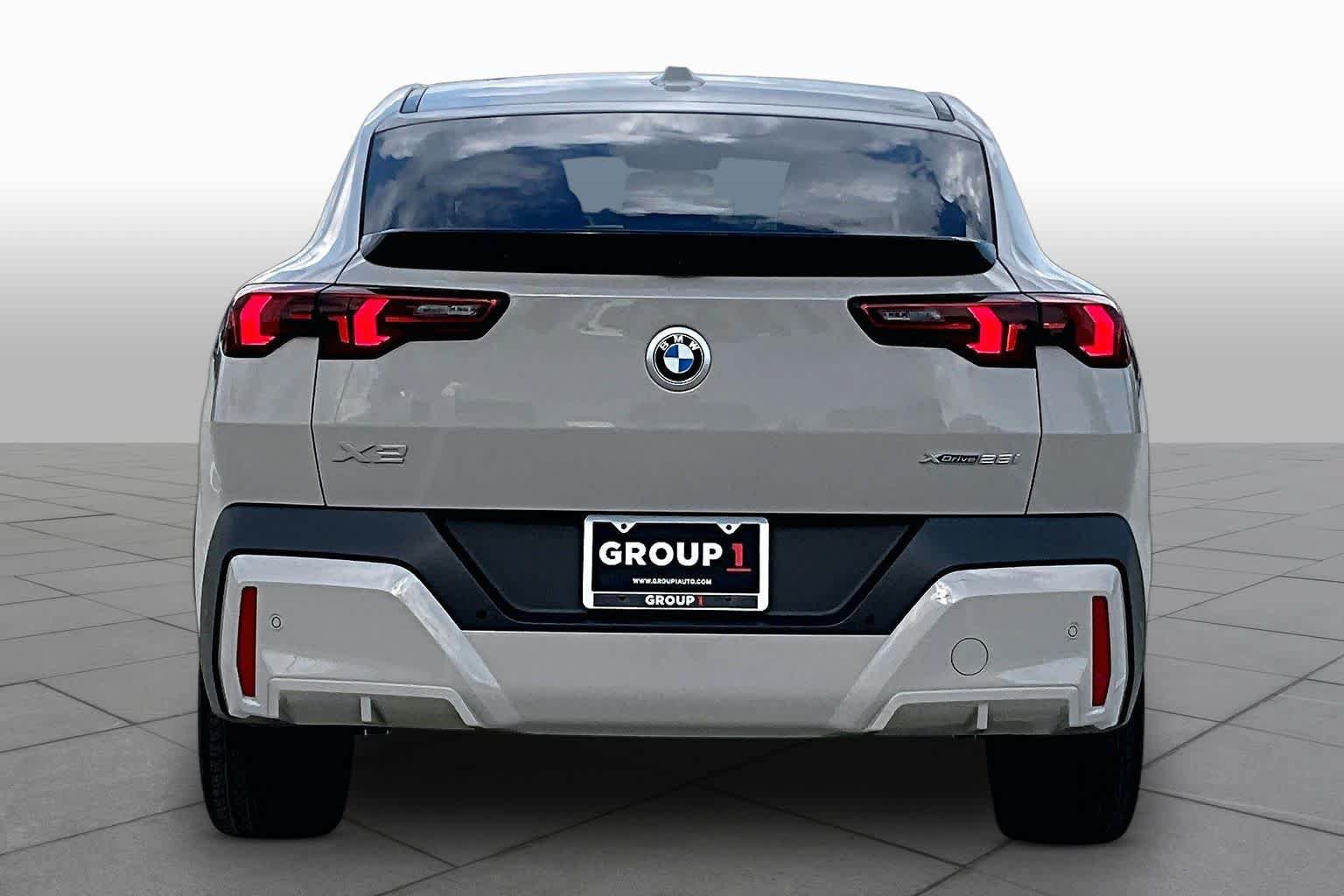 Used 2026 BMW X2 xDrive28i AWD/4WD image 4