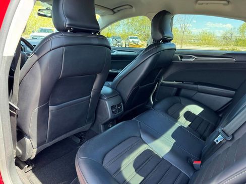Used 2017 Ford Fusion SE w/ Equipment Group 201A FWD image 25
