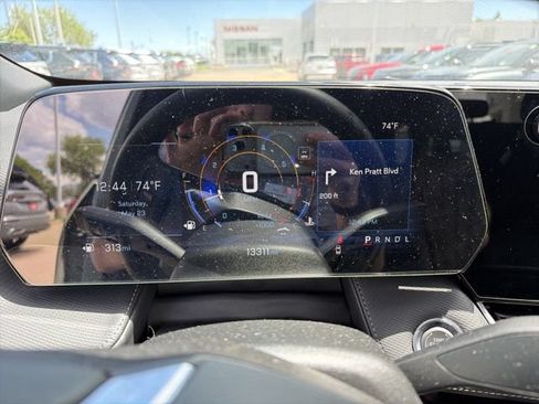 Used 2025 Chevrolet Equinox LT w/ Safety and Technology Package FWD image 8