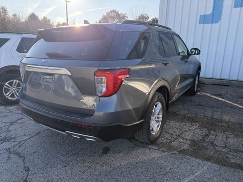 Used 2023 Ford Explorer XLT w/ Equipment Group 202A image 7