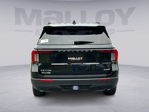 Used 2026 Ford Explorer Active AWD/4WD image 4
