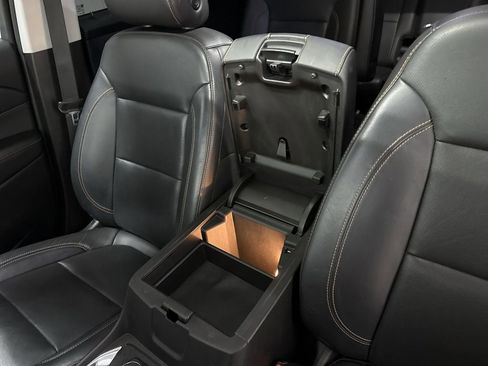 Used 2021 Chevrolet Traverse Premier w/ Redline Edition FWD image 36