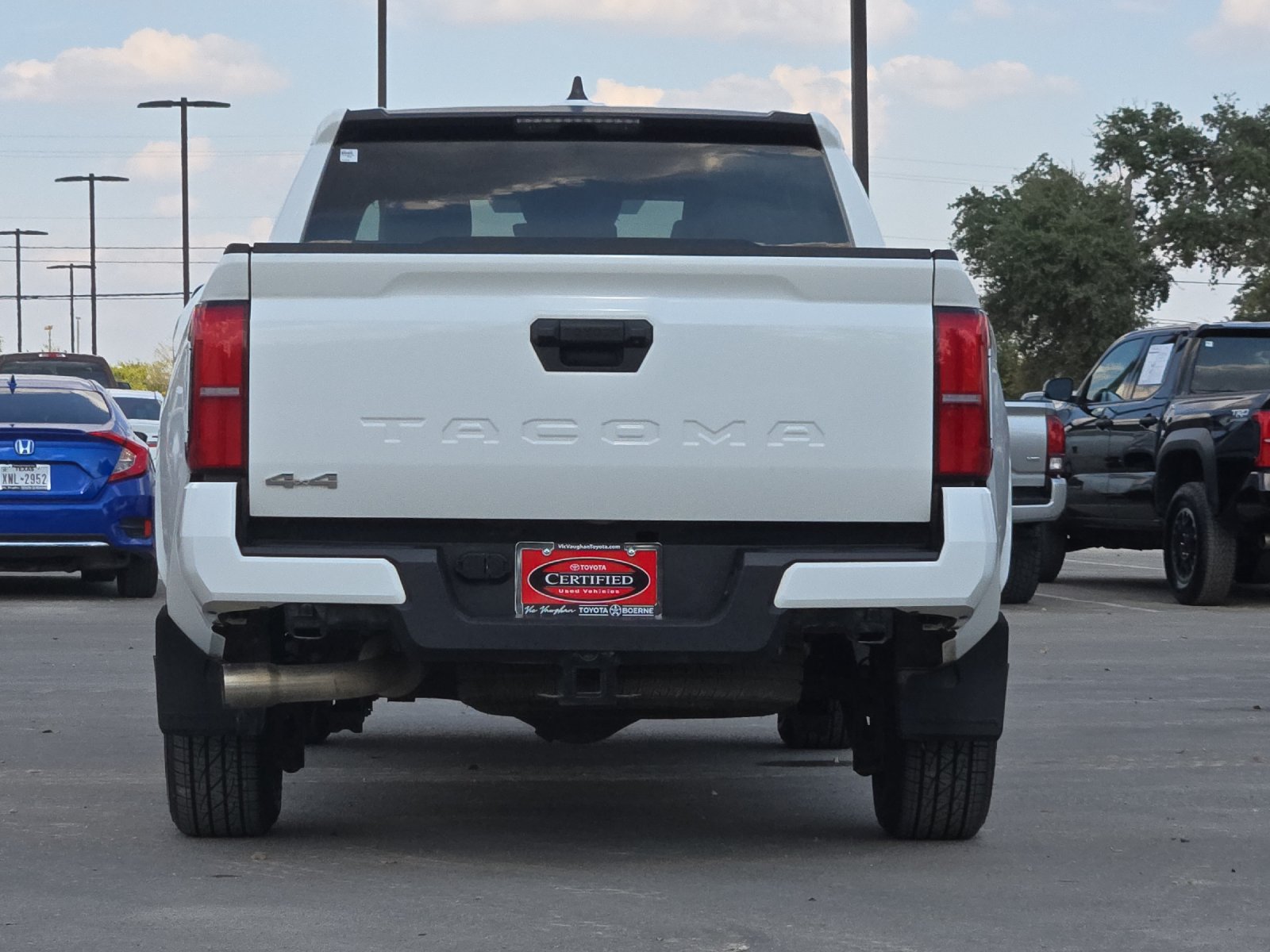 Certified 2025 Toyota Tacoma SR5 AWD/4WD image 4