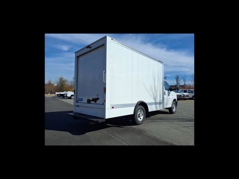 New 2025 Chevrolet Express 4500 w/ Power Convenience Package image 25