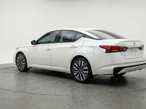Used 2025 Nissan Altima 2.5 SV image 6