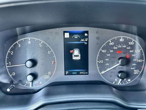 Used 2025 Toyota Corolla Cross L image 24