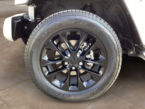 Used 2023 Jeep Gladiator Overland image 34