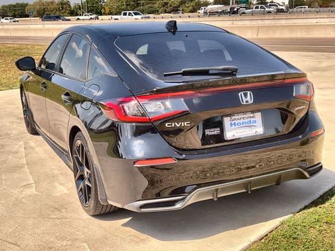 Used 2023 Honda Civic Sport image 5