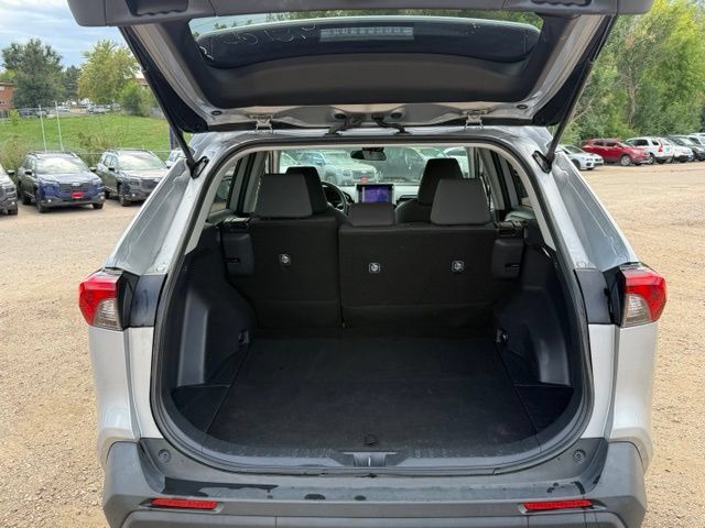 Used 2024 Toyota RAV4 XLE AWD/4WD image 17