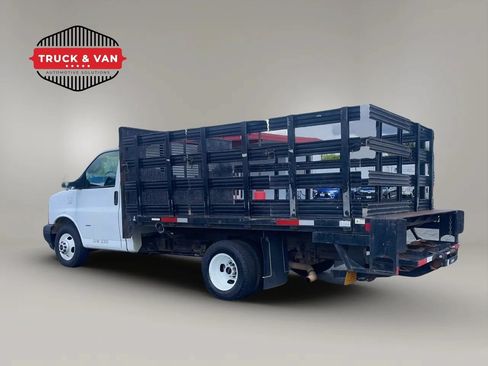 Used 2019 GMC Savana 3500 RWD image 3