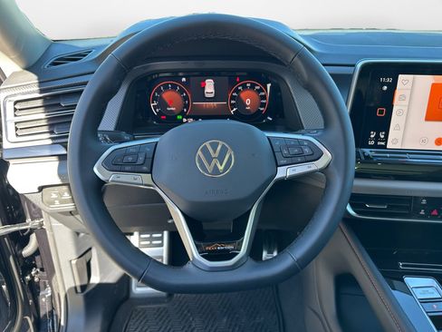 Certified 2025 Volkswagen Atlas Peak Edition SE image 10