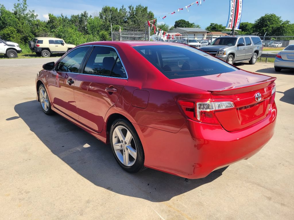 Used 2012 Toyota Camry SE FWD image 5