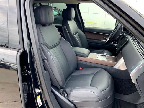 Used 2025 Land Rover Range Rover SE AWD/4WD image 9