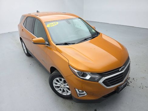 Used 2019 Chevrolet Equinox LT AWD/4WD image 2