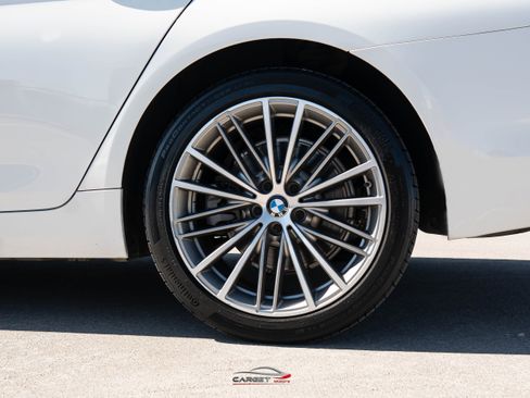 Used 2018 BMW 530i xDrive w/ Premium Package image 12