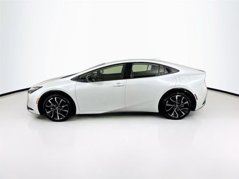 Certified 2025 Toyota Prius Plug-In Hybrid FWD image 13