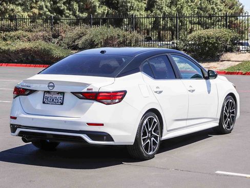 Used 2024 Nissan Sentra SR FWD image 7