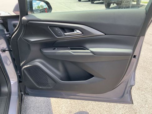 Used 2025 Chevrolet Equinox EV LT w/ LPO, All-Weather Mat Package FWD image 50