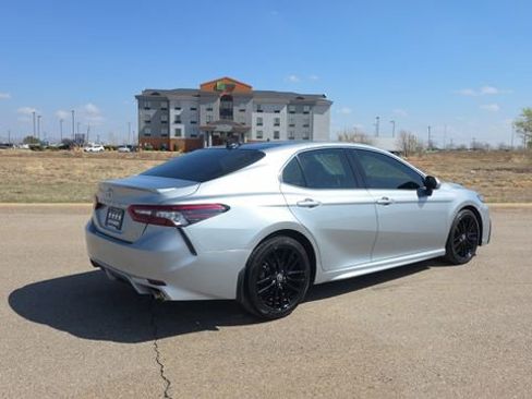Used 2021 Toyota Camry XSE image 6