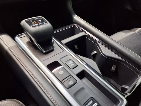 Used 2023 Nissan Pathfinder SV w/ Lighting Package (N92) FWD image 18