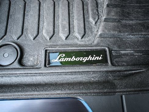 Used 2024 Lamborghini Urus S AWD/4WD image 34