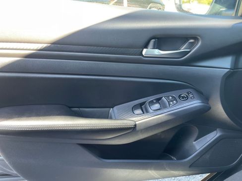Used 2025 Nissan Altima 2.5 SV image 18