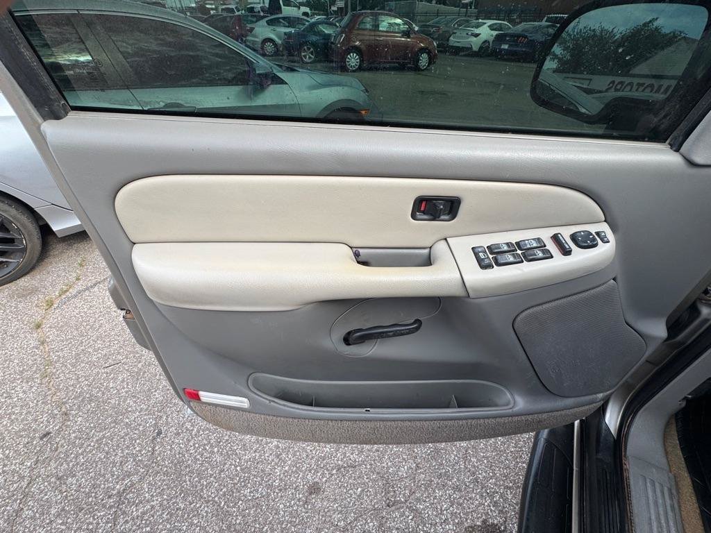 Used 2001 GMC Yukon XL SLT w/ SLT Equipment Group AWD/4WD image 15