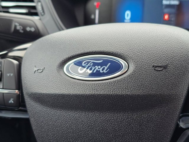 Used 2025 Ford Escape Active AWD/4WD image 32