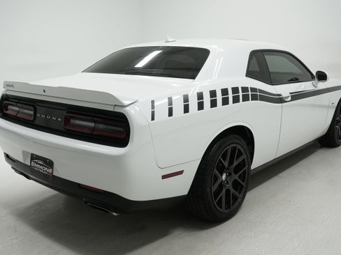 Used 2016 Dodge Challenger R/T Plus RWD image 4
