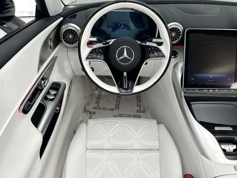 Used 2026 Mercedes-Benz Maybach SL 680 image 19