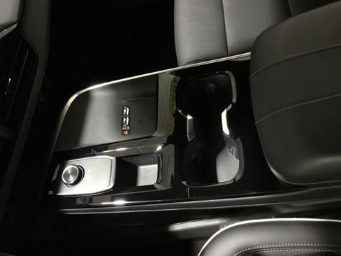 Used 2024 Buick Envision Preferred AWD/4WD image 29