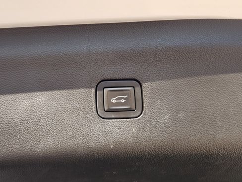 Used 2019 Buick Enclave Avenir w/ Avenir Technology Package image 42