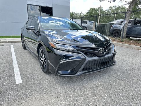Used 2023 Toyota Camry SE FWD image 11