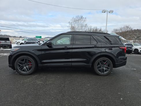 Used 2025 Ford Explorer ST image 6
